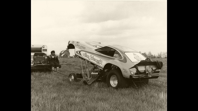 1976 Mustang 06  in grass