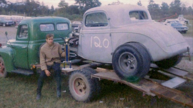 06 George's roadster on trailer with trophy